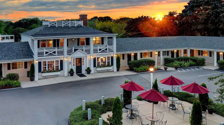 Port Inn & Suites, Ascend Collection Exterior