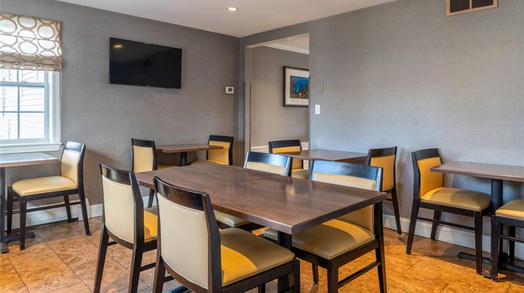 Port Inn & Suites, Ascend Collection Restaurant