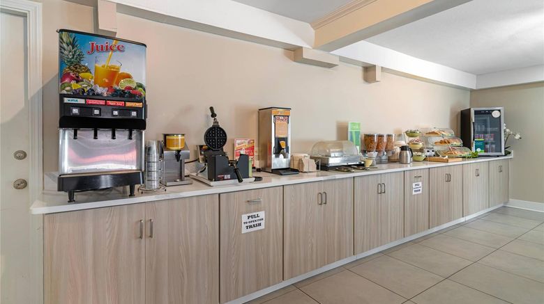 <b>Quality Inn North Conway Restaurant</b>. Images powered by <a href="https://iceportal.shijigroup.com/" title="IcePortal" target="_blank">IcePortal</a>.