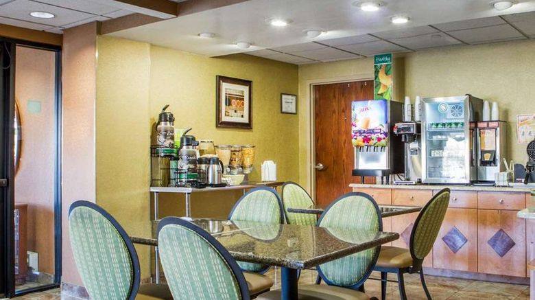 <b>Quality Inn Vineland - Millville Restaurant</b>. Images powered by <a href="https://iceportal.shijigroup.com/" title="IcePortal" target="_blank">IcePortal</a>.