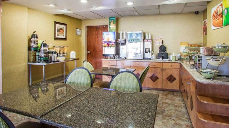 <b>Quality Inn Vineland - Millville Restaurant</b>. Images powered by <a href="https://iceportal.shijigroup.com/" title="IcePortal" target="_blank">IcePortal</a>.
