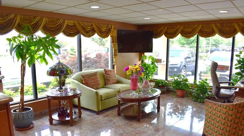 <b>Quality Inn Vineland - Millville Lobby</b>. Images powered by <a href="https://iceportal.shijigroup.com/" title="IcePortal" target="_blank">IcePortal</a>.