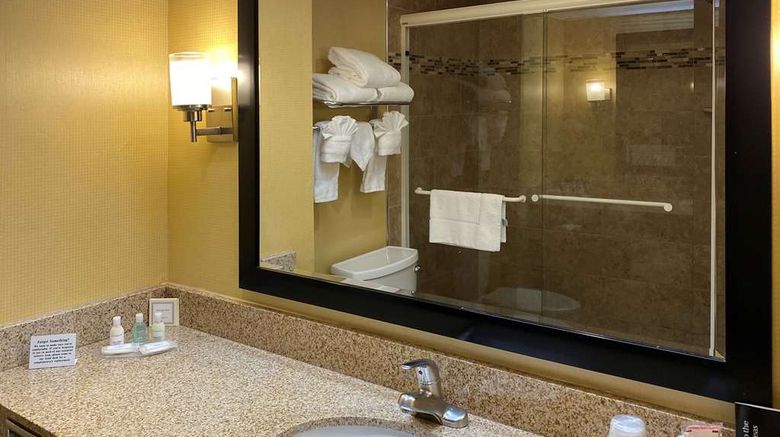 <b>Clarion Hotel and Conference Center Suite</b>. Images powered by <a href="https://iceportal.shijigroup.com/" title="IcePortal" target="_blank">IcePortal</a>.