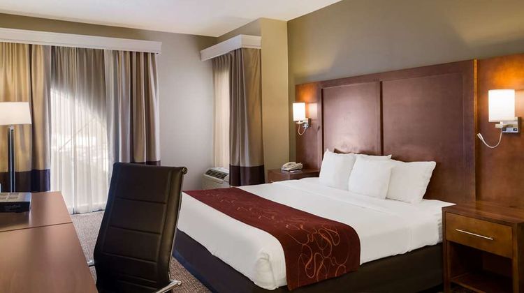Comfort Suites Room