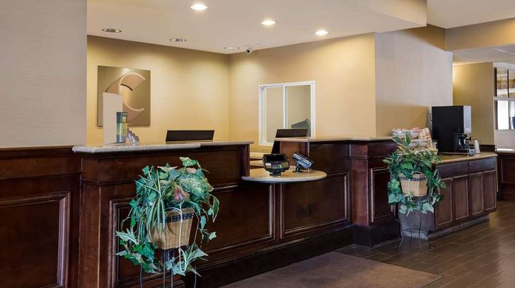Comfort Suites Lobby