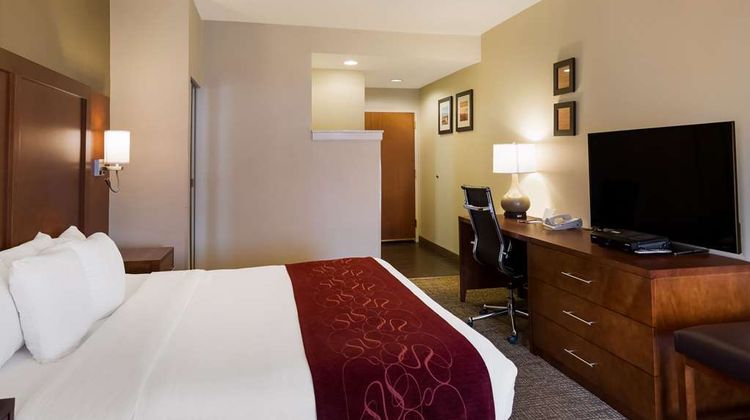 Comfort Suites Room