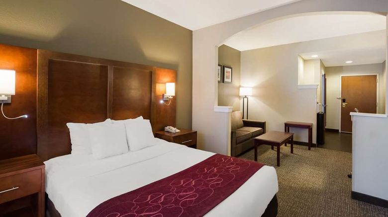 <b>Comfort Suites Suite</b>. Images powered by <a href="https://iceportal.shijigroup.com/" title="IcePortal" target="_blank">IcePortal</a>.