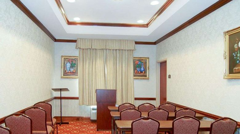 <b>Comfort Inn & Suites Meeting</b>. Images powered by <a href="https://iceportal.shijigroup.com/" title="IcePortal" target="_blank">IcePortal</a>.