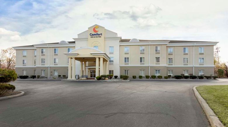 <b>Comfort Inn & Suites Exterior</b>. Images powered by <a href="https://iceportal.shijigroup.com/" title="IcePortal" target="_blank">IcePortal</a>.