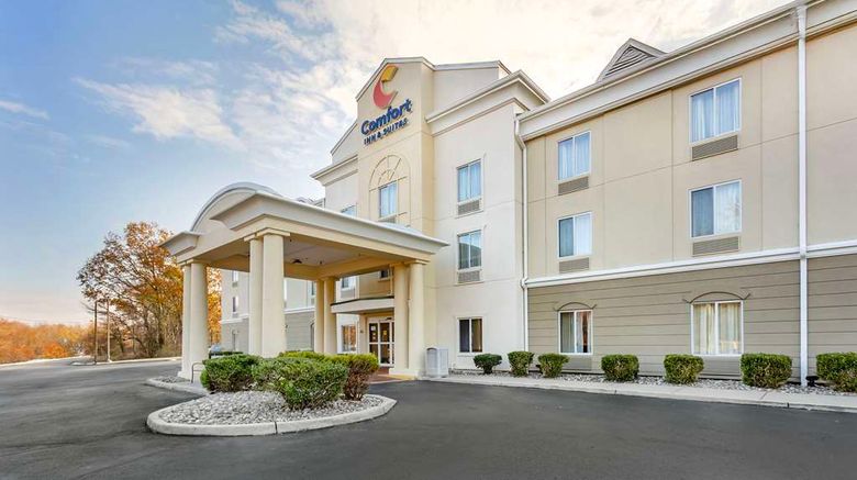 <b>Comfort Inn & Suites Exterior</b>. Images powered by <a href="https://iceportal.shijigroup.com/" title="IcePortal" target="_blank">IcePortal</a>.