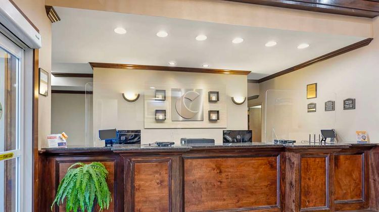 Comfort Inn & Suites Lobby