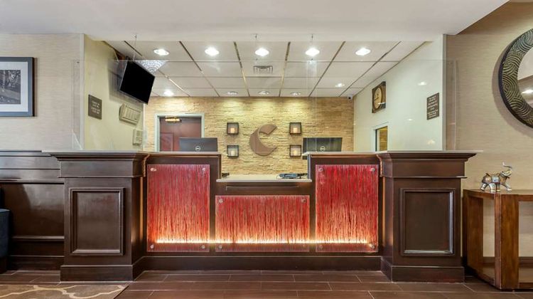 Comfort Suites Newark Lobby