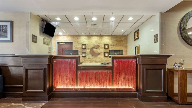 <b>Comfort Suites Newark Lobby</b>. Images powered by <a href="https://iceportal.shijigroup.com/" title="IcePortal" target="_blank">IcePortal</a>.