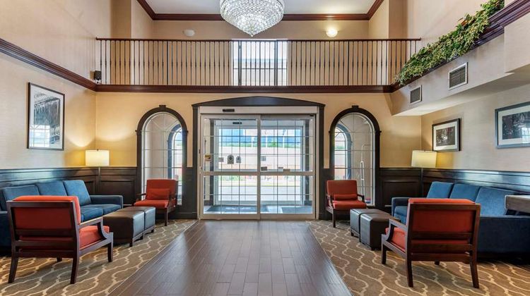 Comfort Suites Newark Lobby