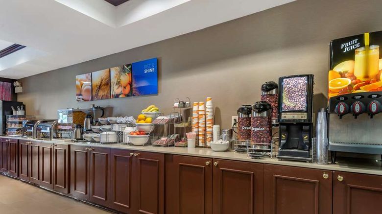<b>Comfort Suites Newark Restaurant</b>. Images powered by <a href="https://iceportal.shijigroup.com/" title="IcePortal" target="_blank">IcePortal</a>.