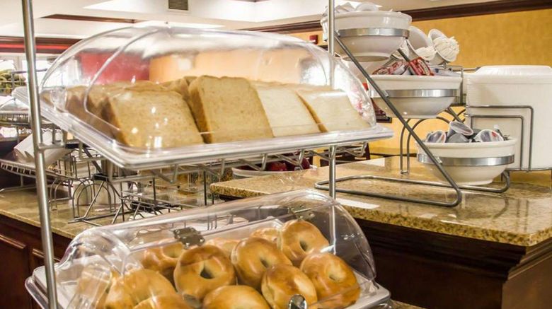<b>Quality Suites North Bergen Restaurant</b>. Images powered by <a href="https://iceportal.shijigroup.com/" title="IcePortal" target="_blank">IcePortal</a>.