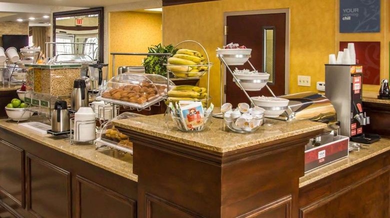 <b>Quality Suites North Bergen Restaurant</b>. Images powered by <a href="https://iceportal.shijigroup.com/" title="IcePortal" target="_blank">IcePortal</a>.