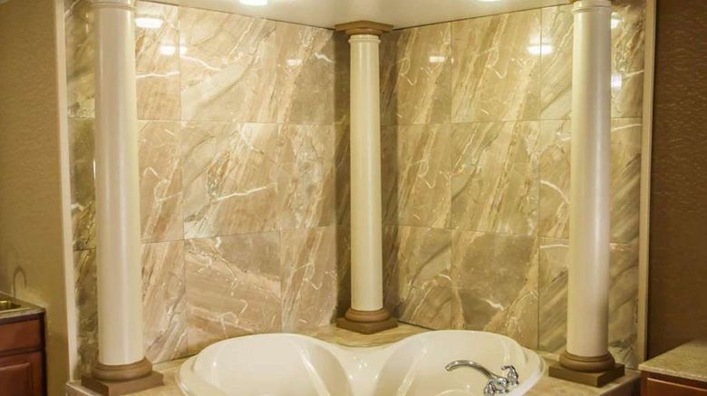 <b>Quality Suites North Bergen Suite</b>. Images powered by <a href="https://iceportal.shijigroup.com/" title="IcePortal" target="_blank">IcePortal</a>.