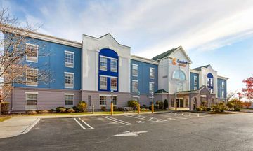 Comfort Suites East Brunswick