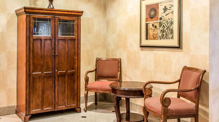 Quality Inn Hackettstown Lobby
