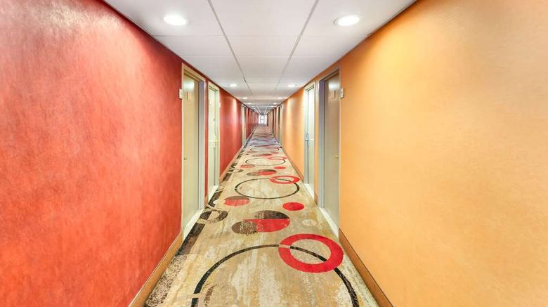 <b>Rodeway Inn Capri Lobby</b>. Images powered by <a href="https://iceportal.shijigroup.com/" title="IcePortal" target="_blank">IcePortal</a>.