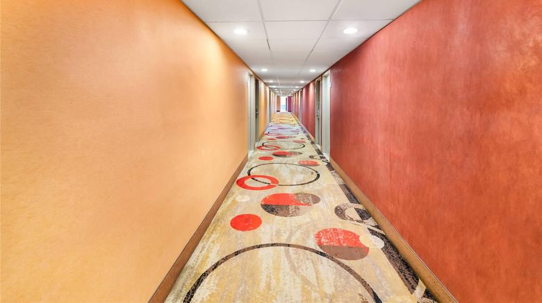 <b>Rodeway Inn Capri Lobby</b>. Images powered by <a href="https://iceportal.shijigroup.com/" title="IcePortal" target="_blank">IcePortal</a>.