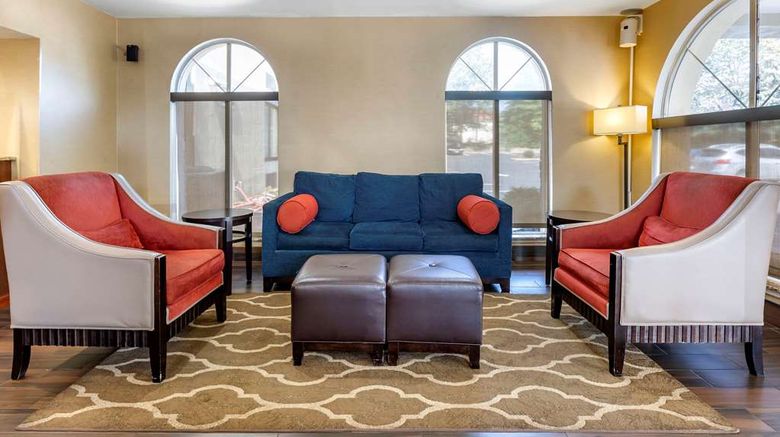 <b>Comfort Inn Lobby</b>. Images powered by <a href="https://iceportal.shijigroup.com/" title="IcePortal" target="_blank">IcePortal</a>.