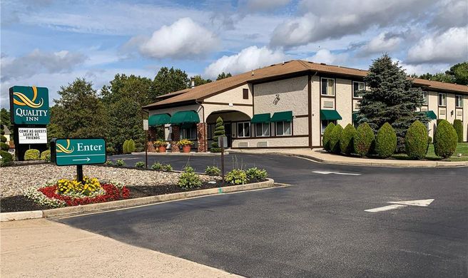 Quality Inn near Toms River Corp Park Exterior