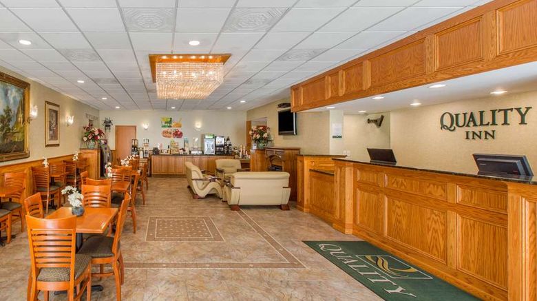 <b>Quality Inn Ledgewood Lobby</b>. Images powered by <a href="https://iceportal.shijigroup.com/" title="IcePortal" target="_blank">IcePortal</a>.