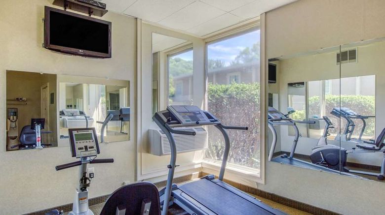 <b>Quality Inn Ledgewood Health</b>. Images powered by <a href="https://iceportal.shijigroup.com/" title="IcePortal" target="_blank">IcePortal</a>.