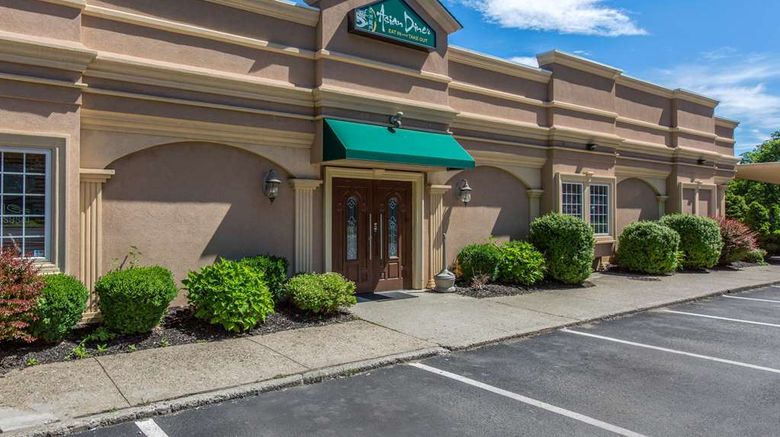 <b>Quality Inn Ledgewood Restaurant</b>. Images powered by <a href="https://iceportal.shijigroup.com/" title="IcePortal" target="_blank">IcePortal</a>.