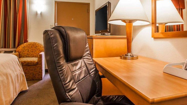 Rodeway Inn Point Pleasant Room