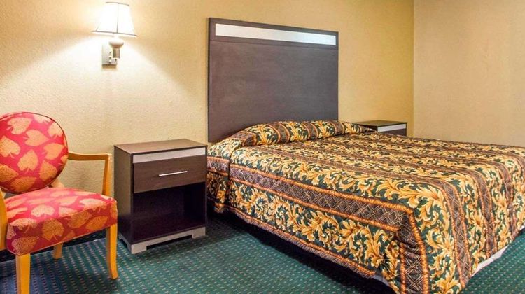 Rodeway Inn Room
