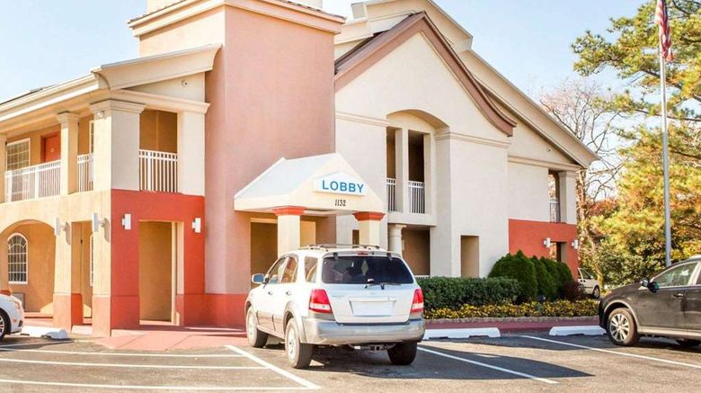 <b>Rodeway Inn Exterior</b>. Images powered by <a href="https://iceportal.shijigroup.com/" title="IcePortal" target="_blank">IcePortal</a>.