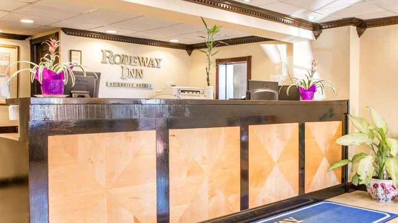 <b>Rodeway Inn Lobby</b>. Images powered by <a href="https://iceportal.shijigroup.com/" title="IcePortal" target="_blank">IcePortal</a>.