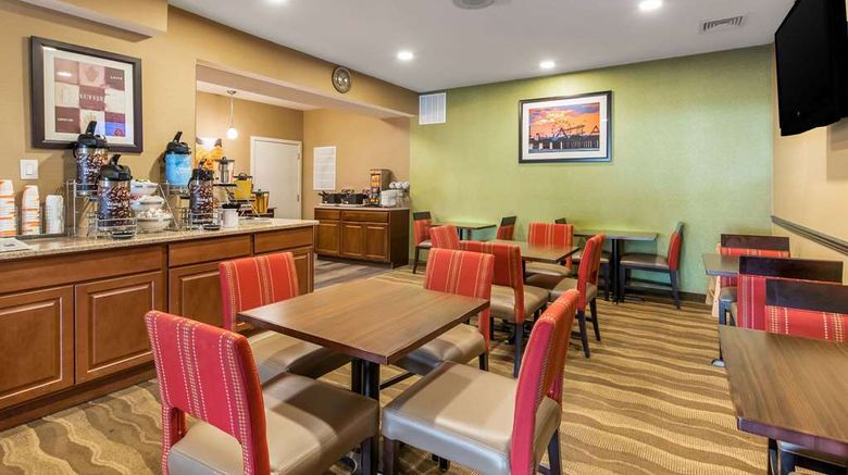 <b>Comfort Suites Atlantic City North Restaurant</b>. Images powered by <a href="https://iceportal.shijigroup.com/" title="IcePortal" target="_blank">IcePortal</a>.
