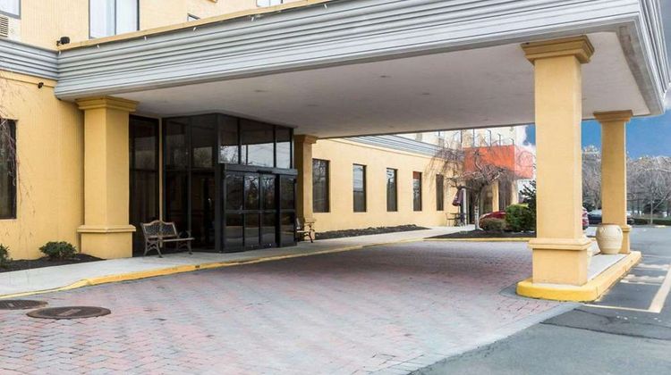 Clarion Hotel Somerset Exterior