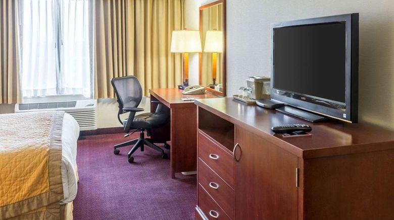 <b>Clarion Hotel Somerset Room</b>. Images powered by <a href="https://iceportal.shijigroup.com/" title="IcePortal" target="_blank">IcePortal</a>.