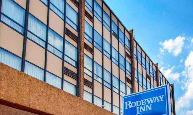 Rodeway Inn Exterior
