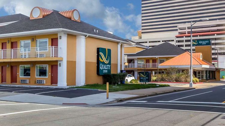 Quality Inn Flamingo Exterior