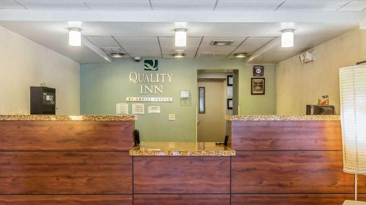 Quality Inn Flamingo Lobby