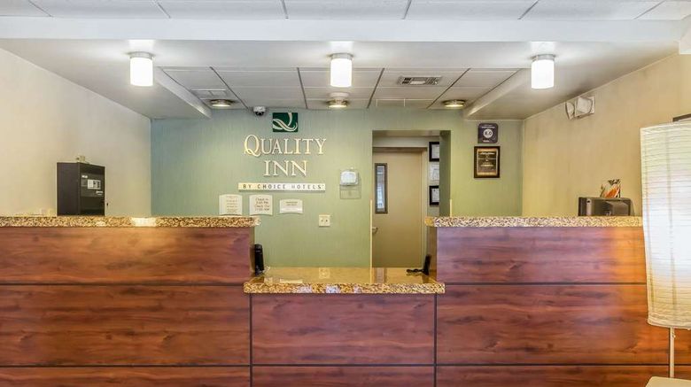 <b>Quality Inn Flamingo Lobby</b>. Images powered by <a href="https://iceportal.shijigroup.com/" title="IcePortal" target="_blank">IcePortal</a>.