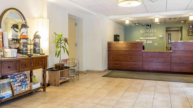 Quality Inn Flamingo Lobby