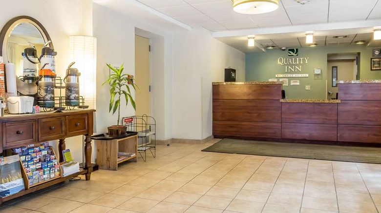 <b>Quality Inn Flamingo Lobby</b>. Images powered by <a href="https://iceportal.shijigroup.com/" title="IcePortal" target="_blank">IcePortal</a>.