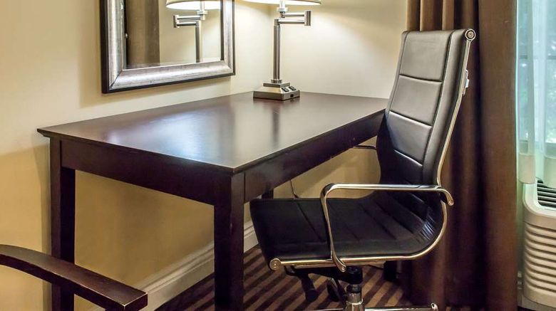 <b>Quality Inn near Mountain Creek Room</b>. Images powered by <a href="https://iceportal.shijigroup.com/" title="IcePortal" target="_blank">IcePortal</a>.