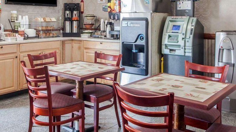 <b>Rodeway Inn Jersey City North Restaurant</b>. Images powered by <a href="https://iceportal.shijigroup.com/" title="IcePortal" target="_blank">IcePortal</a>.