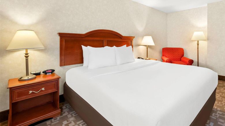 <b>Quality Inn Edison Room</b>. Images powered by <a href="https://iceportal.shijigroup.com/" title="IcePortal" target="_blank">IcePortal</a>.