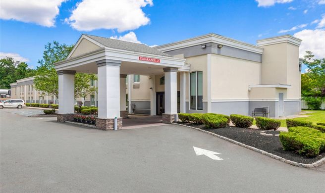 Quality Inn Edison Exterior
