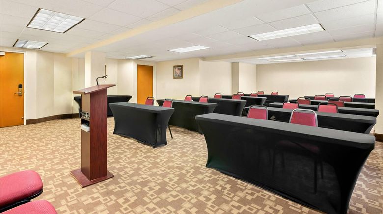 <b>Quality Inn Edison Meeting</b>. Images powered by <a href="https://iceportal.shijigroup.com/" title="IcePortal" target="_blank">IcePortal</a>.