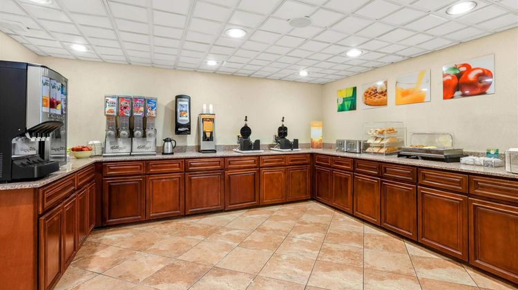 Quality Inn Edison Restaurant